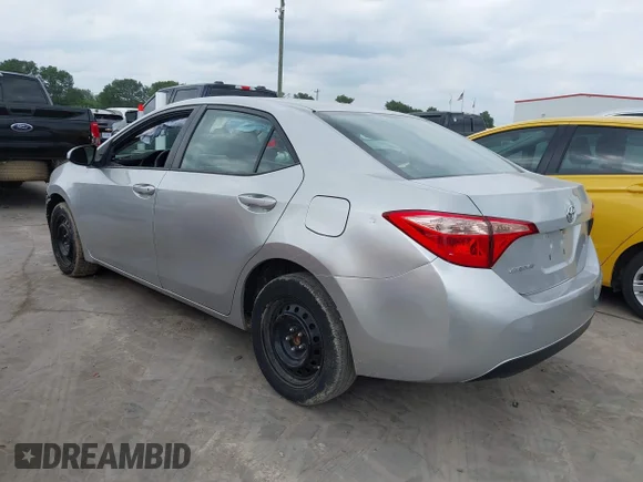 ✅ 2017 Toyota Corolla LE • VIN: 5YFBURHE3HP704616 • Lot: 44885664. Wystawiony na IAAI z przebiegiem 93 965 mil. Bezpłatny archiwum sprzedaży aukcyjnych z USA i szczegółowy raport historii pojazdu na DreamBid. Zdjęcie 3.