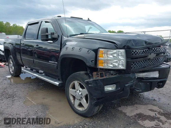 ✅ 2014 Chevrolet Silverado 2500HD LTZ • VIN: 1GC1KYE88EF180697 • Лот: 45104069. Опубліковано раніше на IAAI з пробігом 151 735 миль. Безкоштовний доступ до архіву аукціонних продажів зі США та докладний звіт про історію автомобіля на DreamBid. Зображення 1.