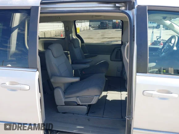 ✅ 2010 Chrysler Town & Country Touring • VIN: 2A4RR5D16AR200847 • Lot: 44969466. Wystawiony na IAAI z przebiegiem 169 537 mil. Bezpłatny archiwum sprzedaży aukcyjnych z USA i szczegółowy raport historii pojazdu na DreamBid. Zdjęcie 8.