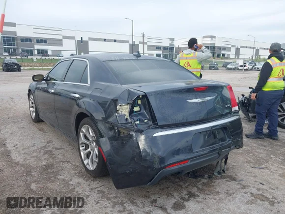 ✅ 2017 Chrysler 300 C Platinum • VIN: 2C3CCAPG3HH661367 • Лот: 44903283. Опубліковано раніше на IAAI з пробігом 141 851 миль. Безкоштовний доступ до архіву аукціонних продажів зі США та докладний звіт про історію автомобіля на DreamBid. Зображення 3.