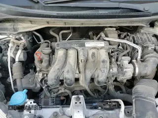 ✅ 2019 Honda Fit EX • VIN: 3HGGK5H80KM717127 • Лот: 84820135. Опубликован ранее на Copart с пробегом 138 130 миль. Бесплатный доступ к архиву аукционных продаж из США и подробный отчёт об истории автомобиля на DreamBid. Изображение 13.