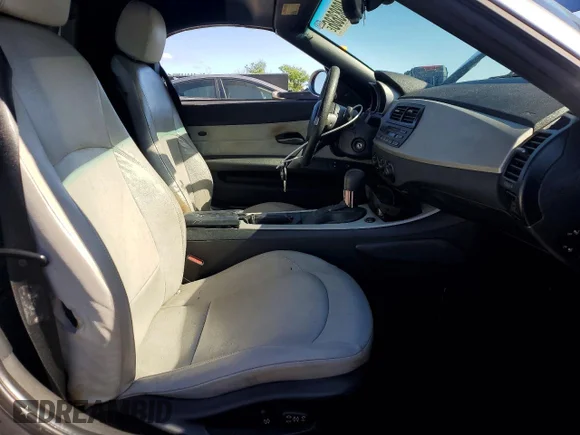 ✅ 2005 BMW Z4 2.5i • VIN: 4USBT33525LS53572 • Лот: 49883686. Опубликован ранее на Copart с пробегом 157 352 миль. Бесплатный доступ к архиву аукционных продаж из США и подробный отчёт об истории автомобиля на DreamBid. Изображение 7.