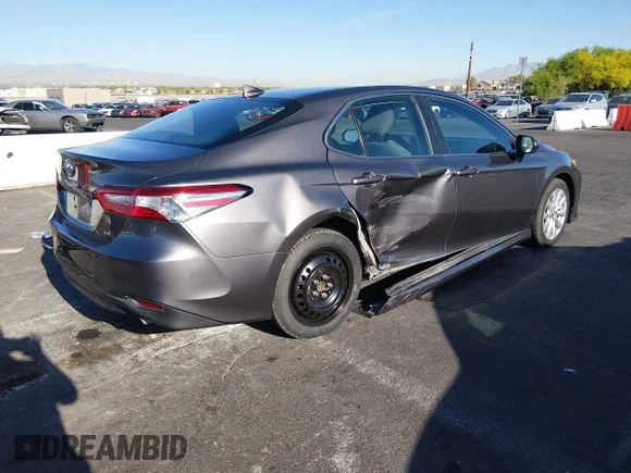 ✅ 2019 Toyota Camry LE • VIN: 4T1B11HKXKU762664 • Lot: 44780735. Wystawiony na IAAI z przebiegiem 136 968 mil. Bezpłatny archiwum sprzedaży aukcyjnych z USA i szczegółowy raport historii pojazdu na DreamBid. Zdjęcie 4.