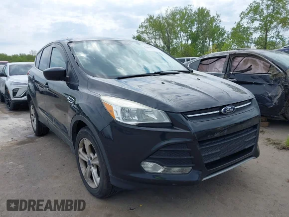 ✅ 2015 Ford Escape SE • VIN: 1FMCU0G91FUB32493 • Lot: 45054053. Wystawiony na IAAI z przebiegiem 125 997 mil. Bezpłatny archiwum sprzedaży aukcyjnych z USA i szczegółowy raport historii pojazdu na DreamBid. Zdjęcie 1.