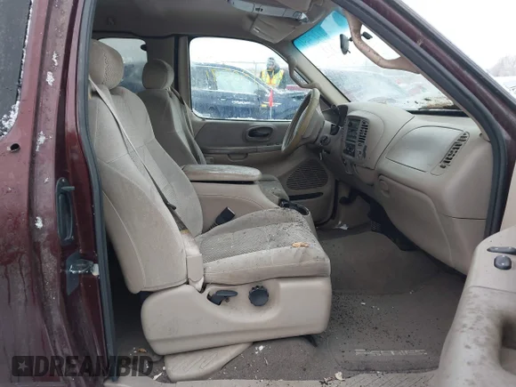 ✅ 2001 Ford F-150 XL • VIN: 2FTZX07271CA76934 • Лот: 43930591. Опубліковано раніше на IAAI з пробігом Не вказано. Безкоштовний доступ до архіву аукціонних продажів зі США та докладний звіт про історію автомобіля на DreamBid. Зображення 5.