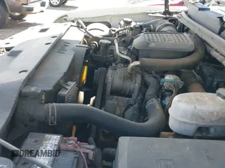 ✅ 2008 Chevrolet Silverado 2500HD 1LT • VIN: 1GCHC23668F121517 • Lot: 42783735. Wystawiony na IAAI z przebiegiem 256 197 mil. Bezpłatny archiwum sprzedaży aukcyjnych z USA i szczegółowy raport historii pojazdu na DreamBid. Zdjęcie 19.