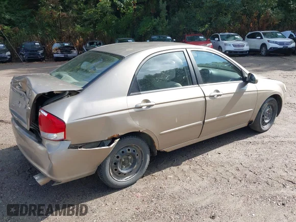 ✅ 2008 Kia Spectra EX • VIN: KNAFE122585493895 • Лот: 43149508. Опубліковано раніше на IAAI з пробігом 221 070 миль. Безкоштовний доступ до архіву аукціонних продажів зі США та докладний звіт про історію автомобіля на DreamBid. Зображення 4.