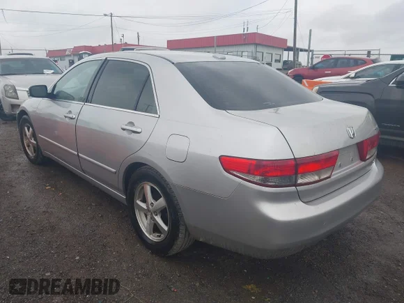 ✅ 2004 Honda Accord EX • VIN: 1HGCM56724A077098 • Lot: 44086824. Wystawiony na IAAI z przebiegiem 237 229 mil. Bezpłatny archiwum sprzedaży aukcyjnych z USA i szczegółowy raport historii pojazdu na DreamBid. Zdjęcie 3.