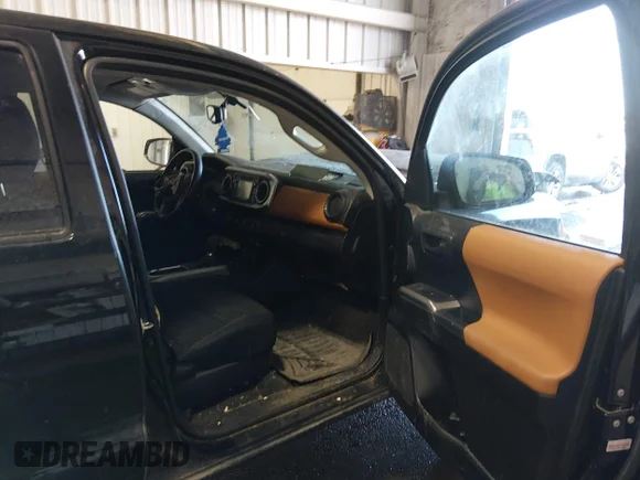 ✅ 2017 Toyota Tacoma TRD Off Road • VIN: 3TMCZ5AN4HM051763 • Lot: 44693693. Wystawiony na IAAI z przebiegiem 76 794 mil. Bezpłatny archiwum sprzedaży aukcyjnych z USA i szczegółowy raport historii pojazdu na DreamBid. Zdjęcie 5.