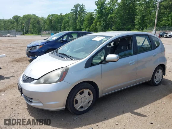 ✅ 2013 Honda Fit • VIN: JHMGE8H3XDC026380 • Lot: 45237448. Wystawiony na IAAI z przebiegiem 212 756 mil. Bezpłatny archiwum sprzedaży aukcyjnych z USA i szczegółowy raport historii pojazdu na DreamBid. Zdjęcie 2.