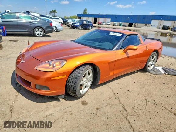 ✅ 2007 Chevrolet Corvette • VIN: 1G1YY26U175124768 • Lot: 52644856. Wystawiony na Copart z przebiegiem 82 724 mil. Bezpłatny archiwum sprzedaży aukcyjnych z USA i szczegółowy raport historii pojazdu na DreamBid. Zdjęcie 1.