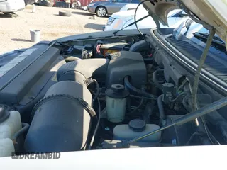 ✅ 1999 Ford F-250 • VIN: 2FTRX27L3XCA14587 • Lot: 42022998. Wystawiony na IAAI z przebiegiem Nie podano. Bezpłatny archiwum sprzedaży aukcyjnych z USA i szczegółowy raport historii pojazdu na DreamBid. Zdjęcie 18.