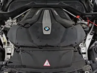 ✅ 2018 BMW X5 xDrive50i • VIN: 5UXKR6C50J0U15456 • Лот: 72103535. Опубликован ранее на Copart с пробегом 116 987 миль. Бесплатный доступ к архиву аукционных продаж из США и подробный отчёт об истории автомобиля на DreamBid. Изображение 15.