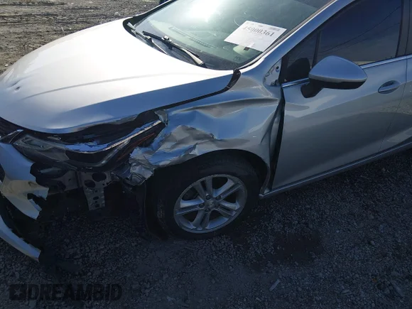 ✅ 2018 Chevrolet Cruze LT • VIN: 1G1BE5SM3J7196928 • Lot: 45000361. Wystawiony na IAAI z przebiegiem 140 366 mil. Bezpłatny archiwum sprzedaży aukcyjnych z USA i szczegółowy raport historii pojazdu na DreamBid. Zdjęcie 6.