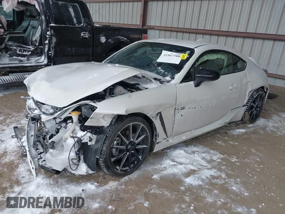 ✅ 2024 Toyota 86 Premium • VIN: JF1ZNBE11R9755209 • Лот: 41567700. Опубліковано раніше на IAAI з пробігом 5 581 миль. Безкоштовний доступ до архіву аукціонних продажів зі США та докладний звіт про історію автомобіля на DreamBid. Зображення 2.