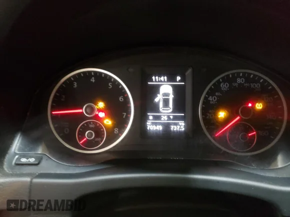 ✅ 2015 Volkswagen Tiguan SE • VIN: WVGBV7AXXFW555599 • Лот: 72057592. Опубликован ранее на Copart с пробегом 70 949 миль. Бесплатный доступ к архиву аукционных продаж из США и подробный отчёт об истории автомобиля на DreamBid. Изображение 9.