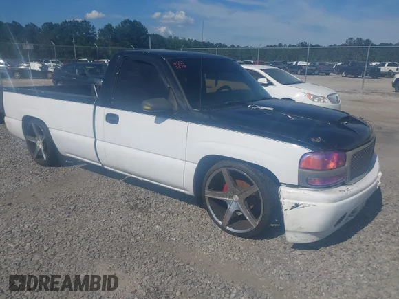 ✅ 2001 GMC Sierra 1500 SL • VIN: 1GTEC14W01Z326394 • Lot: 45335678. Wystawiony na IAAI z przebiegiem 305 704 mil. Bezpłatny archiwum sprzedaży aukcyjnych z USA i szczegółowy raport historii pojazdu na DreamBid. Zdjęcie 1.