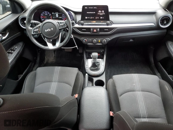 ✅ 2023 Kia Forte GT-Line • VIN: 3KPF34AD9PE573832 • Lot: 56282315. Wystawiony na Copart z przebiegiem 63 777 mil. Bezpłatny archiwum sprzedaży aukcyjnych z USA i szczegółowy raport historii pojazdu na DreamBid. Zdjęcie 8.