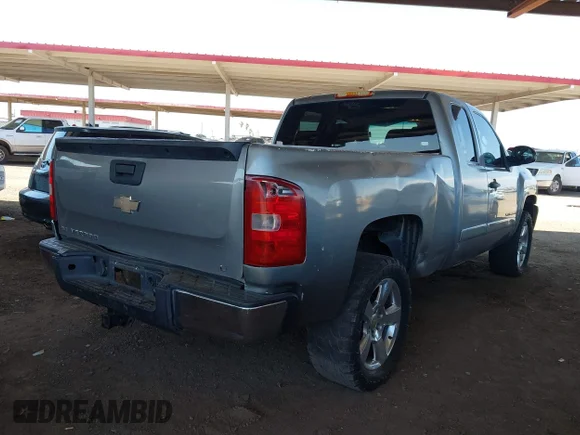✅ 2007 Chevrolet Silverado 1500 Work Truck • VIN: 2GCEC19C171699413 • Лот: 42610104. Опубліковано раніше на IAAI з пробігом 226 505 миль. Безкоштовний доступ до архіву аукціонних продажів зі США та докладний звіт про історію автомобіля на DreamBid. Зображення 4.