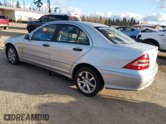 ✅ 2006 Mercedes-Benz C 230 Sport • VIN: WDBRF52J06F819362 • Лот: 44489229. Опубліковано раніше на IAAI з пробігом 106 774 миль. Безкоштовний доступ до архіву аукціонних продажів зі США та докладний звіт про історію автомобіля на DreamBid. Зображення 3.