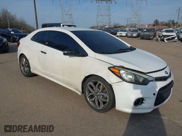 ✅ 2016 Kia Forte SX • VIN: KNAFZ6A30G5578976 • Lot: 44756219. Wystawiony na IAAI z przebiegiem 185 155 mil. Bezpłatny archiwum sprzedaży aukcyjnych z USA i szczegółowy raport historii pojazdu na DreamBid. Zdjęcie 1.