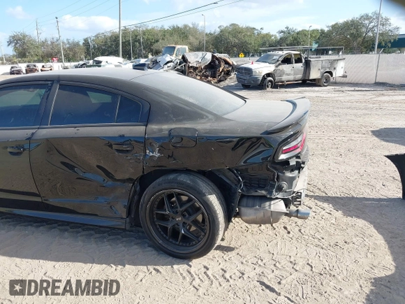 ✅ 2019 Dodge Charger GT • VIN: 2C3CDXHG9KH688997 • Lot: 43994346. Wystawiony na IAAI z przebiegiem 121 797 mil. Bezpłatny archiwum sprzedaży aukcyjnych z USA i szczegółowy raport historii pojazdu na DreamBid. Zdjęcie 6.