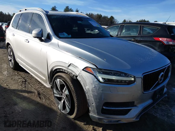 ✅ 2016 Volvo XC90 T6 Momentum • VIN: YV4A22PKXG1070964 • Lot: 44377379. Wystawiony na IAAI z przebiegiem 94 612 mil. Bezpłatny archiwum sprzedaży aukcyjnych z USA i szczegółowy raport historii pojazdu na DreamBid. Zdjęcie 6.