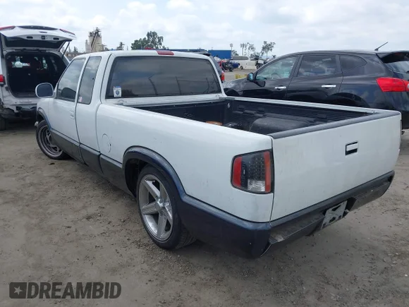 ✅ 1998 Chevrolet S-10 LS • VIN: 1GCCS19X6W8222517 • Lot: 43210134. Wystawiony na IAAI z przebiegiem 134 045 mil. Bezpłatny archiwum sprzedaży aukcyjnych z USA i szczegółowy raport historii pojazdu na DreamBid. Zdjęcie 3.