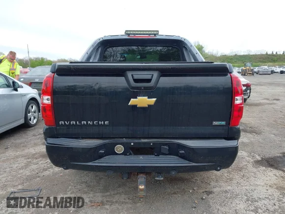✅ 2010 Chevrolet Avalanche LTZ • VIN: 3GNVKGE03AG162923 • Lot: 45091219. Wystawiony na IAAI z przebiegiem 209 965 mil. Bezpłatny archiwum sprzedaży aukcyjnych z USA i szczegółowy raport historii pojazdu na DreamBid. Zdjęcie 16.