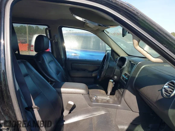 ✅ 2008 Ford Explorer Sport Trac Limited • VIN: 1FMEU33E08UB02384 • Lot: 43728254. Wystawiony na IAAI z przebiegiem 212 618 mil. Bezpłatny archiwum sprzedaży aukcyjnych z USA i szczegółowy raport historii pojazdu na DreamBid. Zdjęcie 5.
