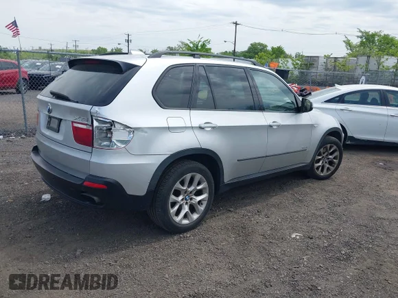 ✅ 2009 BMW X5 48i • VIN: 5UXFE83509L171715 • Lot: 45109317. Wystawiony na IAAI z przebiegiem 145 180 mil. Bezpłatny archiwum sprzedaży aukcyjnych z USA i szczegółowy raport historii pojazdu na DreamBid. Zdjęcie 4.