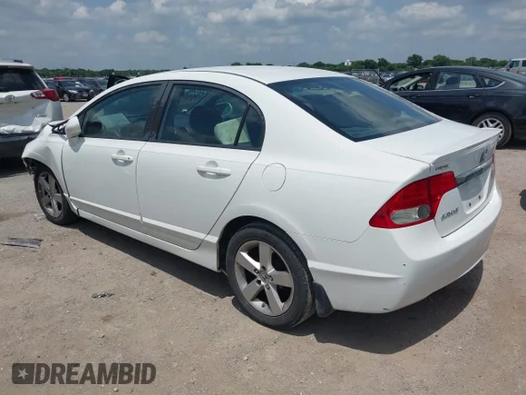 ✅ 2011 Honda Civic LX-S • VIN: 19XFA1F65BE008632 • Lot: 45420875. Wystawiony na IAAI z przebiegiem Nie podano. Bezpłatny archiwum sprzedaży aukcyjnych z USA i szczegółowy raport historii pojazdu na DreamBid. Zdjęcie 3.