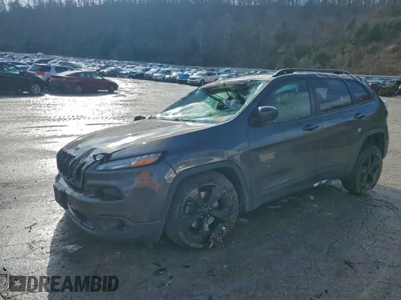 ✅ 2018 Jeep Cherokee Latitude • VIN: 1C4PJLCB2JD544049 • Lot: 96485445. Wystawiony na Copart z przebiegiem Nie podano. Bezpłatny archiwum sprzedaży aukcyjnych z USA i szczegółowy raport historii pojazdu na DreamBid. Zdjęcie 1.