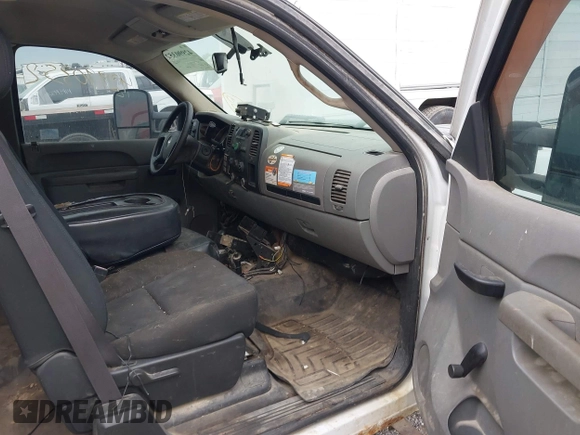 ✅ 2012 Chevrolet Silverado 2500HD • VIN: 1GB2KVCG2CZ253544 • Lot: 42990352. Wystawiony na IAAI z przebiegiem 334 578 mil. Bezpłatny archiwum sprzedaży aukcyjnych z USA i szczegółowy raport historii pojazdu na DreamBid. Zdjęcie 5.