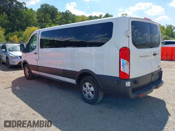 ✅ 2018 Ford Transit Passenger XL • VIN: 1FBZX2YM2JKA58109 • Lot: 43137786. Wystawiony na IAAI z przebiegiem 185 175 mil. Bezpłatny archiwum sprzedaży aukcyjnych z USA i szczegółowy raport historii pojazdu na DreamBid. Zdjęcie 3.