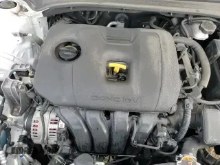 ✅ 2019 Kia Forte S • VIN: 3KPF34AD8KE033302 • Lot: 90942575. Wystawiony na Copart z przebiegiem 54 859 mil. Bezpłatny archiwum sprzedaży aukcyjnych z USA i szczegółowy raport historii pojazdu na DreamBid. Zdjęcie 16.