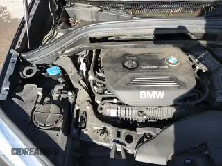 ✅ 2019 BMW X1 sDrive28i • VIN: WBXHU7C57K5L11781 • Lot: 84984175. Wystawiony na Copart z przebiegiem 96 925 mil. Bezpłatny archiwum sprzedaży aukcyjnych z USA i szczegółowy raport historii pojazdu na DreamBid. Zdjęcie 16.