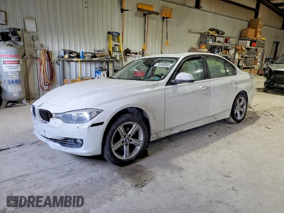 ✅ 2013 BMW 3 Series 328i xDrive • VIN: WBA3B3C57DF541689 • Лот: 76940085. Опубліковано раніше на Copart з пробігом 104 370 миль. Безкоштовний доступ до архіву аукціонних продажів зі США та докладний звіт про історію автомобіля на DreamBid. Зображення 1.