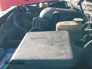 ✅ 2001 Chevrolet Suburban LT • VIN: 3GNGK26U41G215903 • Лот: 41283772. Опубликован ранее на IAAI с пробегом 199 191 миль. Бесплатный доступ к архиву аукционных продаж из США и подробный отчёт об истории автомобиля на DreamBid. Изображение 20.