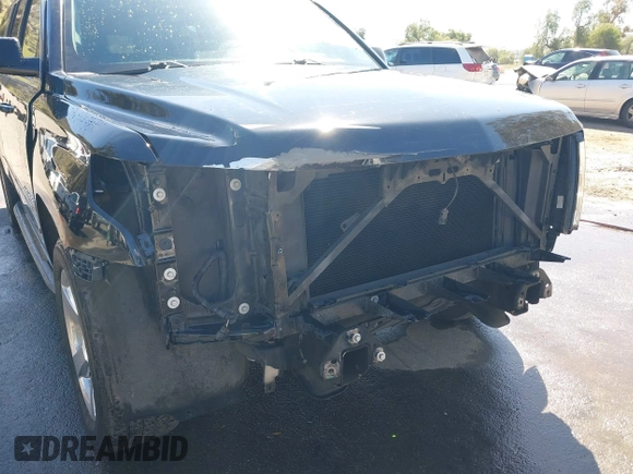 ✅ 2017 Chevrolet Suburban LS • VIN: 1GNSCGKC1HR338621 • Lot: 41696381. Wystawiony na IAAI z przebiegiem 194 687 mil. Bezpłatny archiwum sprzedaży aukcyjnych z USA i szczegółowy raport historii pojazdu na DreamBid. Zdjęcie 6.