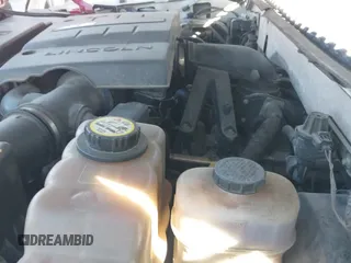 ✅ 2008 Lincoln Navigator • VIN: 5LMFU27538LJ15870 • Lot: 43716407. Wystawiony na IAAI z przebiegiem 209 881 mil. Bezpłatny archiwum sprzedaży aukcyjnych z USA i szczegółowy raport historii pojazdu na DreamBid. Zdjęcie 13.