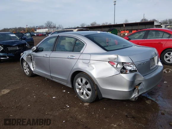 ✅ 2010 Honda Accord EX-L • VIN: 1HGCP3F84AA020112 • Lot: 44774925. Wystawiony na IAAI z przebiegiem 100 506 mil. Bezpłatny archiwum sprzedaży aukcyjnych z USA i szczegółowy raport historii pojazdu na DreamBid. Zdjęcie 3.