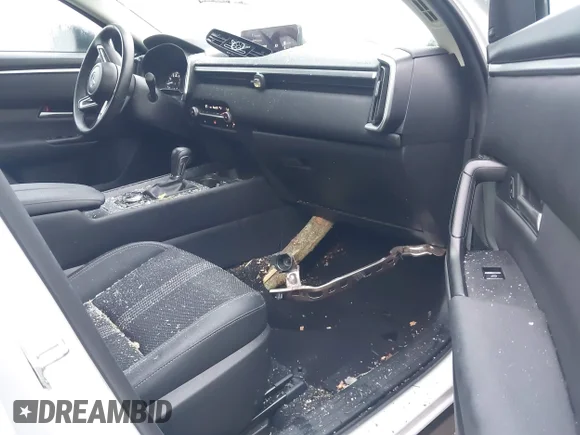 ✅ 2024 Mazda CX-50 S Premium • VIN: 7MMVABDM1RN181413 • Лот: 43559749. Опубліковано раніше на IAAI з пробігом 8 330 миль. Безкоштовний доступ до архіву аукціонних продажів зі США та докладний звіт про історію автомобіля на DreamBid. Зображення 5.