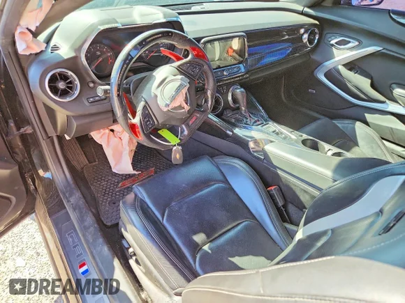 ✅ 2019 Chevrolet Camaro 2SS • VIN: 1G1FH1R70K0143227 • Lot: 54782186. Wystawiony na Copart z przebiegiem Nie podano. Bezpłatny archiwum sprzedaży aukcyjnych z USA i szczegółowy raport historii pojazdu na DreamBid. Zdjęcie 8.