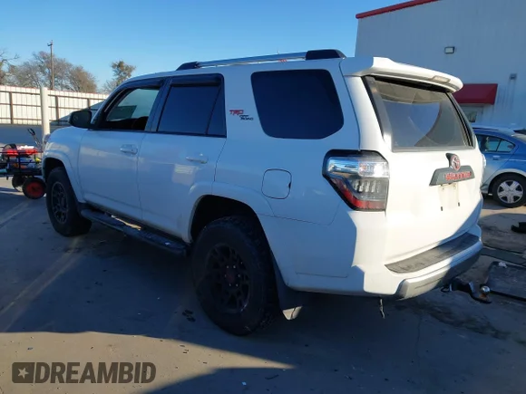 ✅ 2017 Toyota 4Runner SR5 Premium • VIN: JTEBU5JRXH5426313 • Lot: 44326303. Wystawiony na IAAI z przebiegiem 121 882 mil. Bezpłatny archiwum sprzedaży aukcyjnych z USA i szczegółowy raport historii pojazdu na DreamBid. Zdjęcie 3.