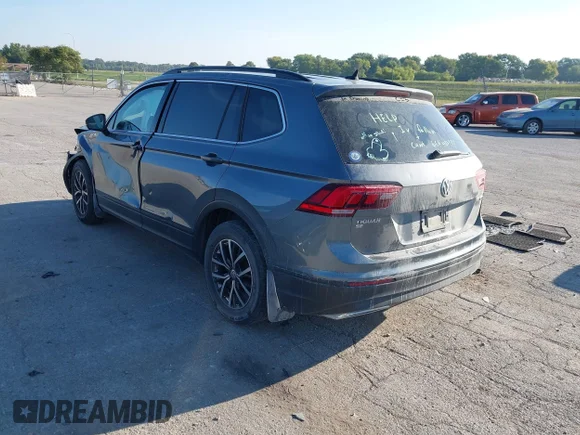 ✅ 2019 Volkswagen Tiguan SE • VIN: 3VV2B7AX0KM067044 • Lot: 43235520. Wystawiony na IAAI z przebiegiem 116 188 mil. Bezpłatny archiwum sprzedaży aukcyjnych z USA i szczegółowy raport historii pojazdu na DreamBid. Zdjęcie 3.