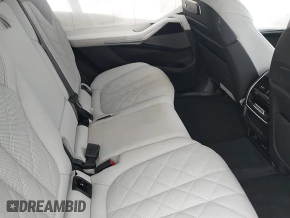 ✅ 2025 BMW X7 xDrive40i • VIN: 5UX23EM02S9W46547 • Лот: 44089307. Опубліковано раніше на IAAI з пробігом 11 717 миль. Безкоштовний доступ до архіву аукціонних продажів зі США та докладний звіт про історію автомобіля на DreamBid. Зображення 8.