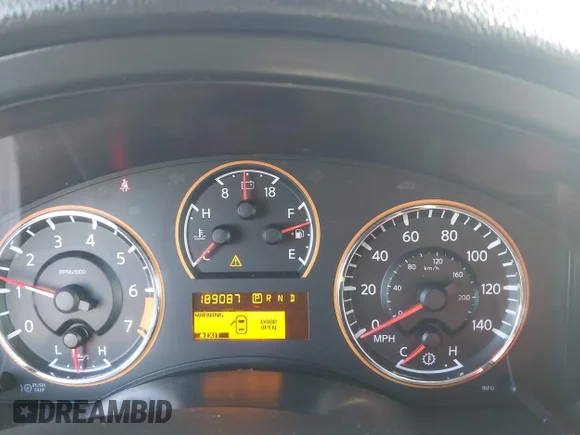✅ 2011 Nissan Armada SL • VIN: 5N1BA0ND8BN616175 • Lot: 45239110. Wystawiony na IAAI z przebiegiem 189 087 mil. Bezpłatny archiwum sprzedaży aukcyjnych z USA i szczegółowy raport historii pojazdu na DreamBid. Zdjęcie 7.