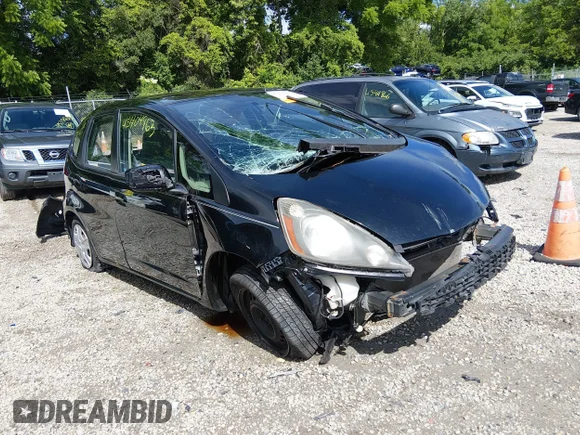 ✅ 2013 Honda Fit • VIN: JHMGE8H33DC018881 • Лот: 45404963. Опубликован ранее на IAAI с пробегом 169 638 миль. Бесплатный доступ к архиву аукционных продаж из США и подробный отчёт об истории автомобиля на DreamBid. Изображение 1.