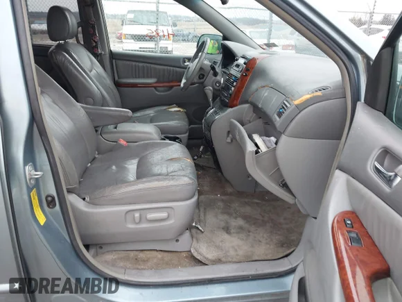 ✅ 2005 Toyota Sienna XLE • VIN: 5TDZA22C85S231613 • Lot: 44074185. Wystawiony na IAAI z przebiegiem 267 702 mil. Bezpłatny archiwum sprzedaży aukcyjnych z USA i szczegółowy raport historii pojazdu na DreamBid. Zdjęcie 5.